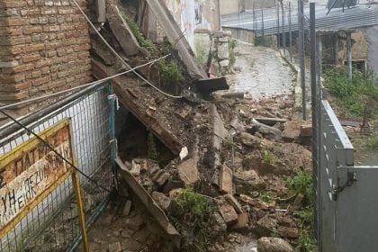 Πάτρα: Κατέρρευσε σπίτι στην Ανω Πόλη (ΦΩΤΟ)