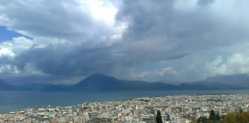 Καιρός: Στους 17 βαθμούς η θερμοκρασία στην Πάτρα - Τοπικές βροχές και καταιγίδες σε πολλές περιοχές της χώρας