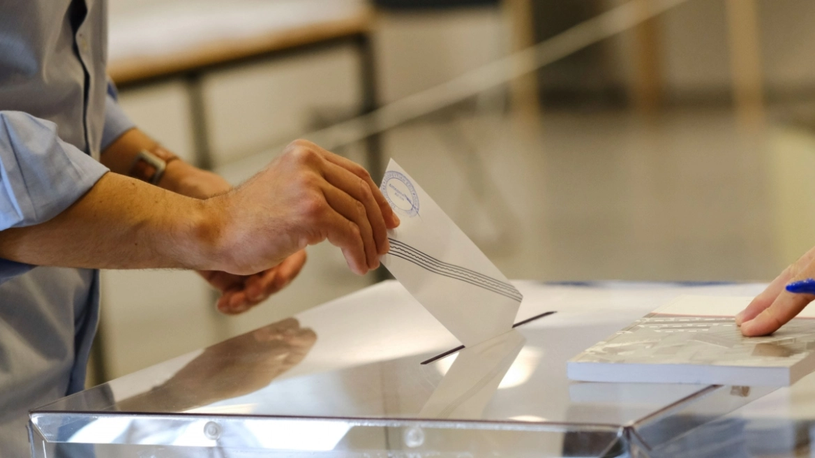 Τι προβλέπει το Σχέδιο Νόμου για την επιστολική ψήφο και την εκλογική περιφέρεια Απόδημου Ελληνισμού