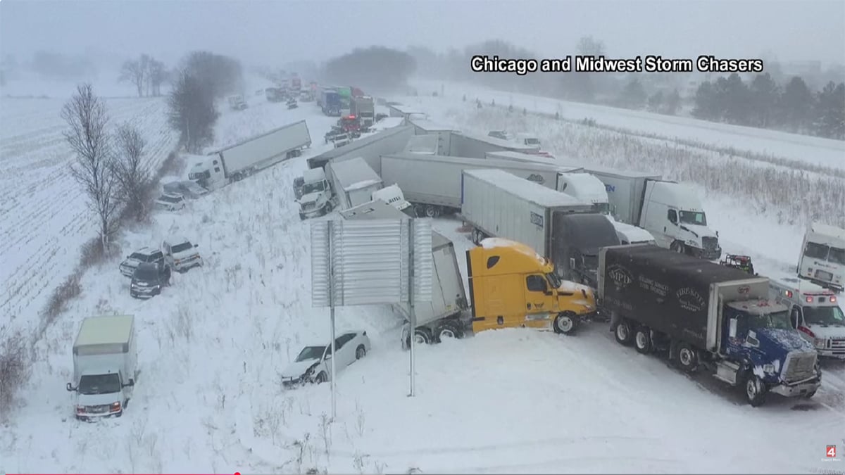 ΗΠΑ: Τεράστια καραμπόλα λόγω σφοδρών χιονοπτώσεων - ΒΙΝΤΕΟ