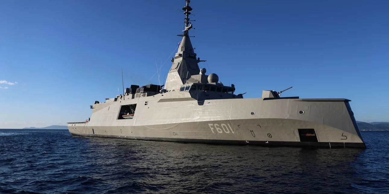 Το Πολεμικό Ναυτικό υποδέχθηκε με τιμές τη φρεγάτα «Κίμων» - ΦΩΤΟ