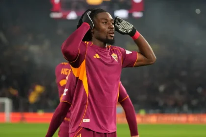 Ρόμα – Σασουόλο 2-0: «Καθάρισε» σε τρία λεπτά στο Ολίμπικο με βασικό τον Τσιμίκα