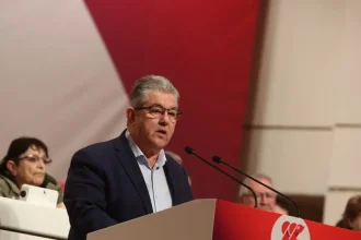 Ο Δημήτρης Κουτσούμπας επανεκλέχθηκε ομόφωνα Γενικός Γραμματέας του ΚΚΕ