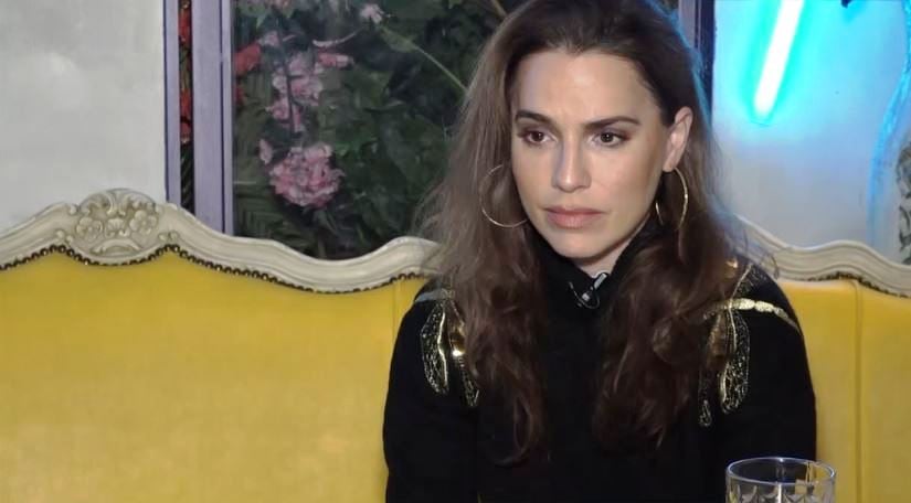 Μελία Κράιλινγκ: Η επιστροφή της στο θέατρο & η συμμετοχή της στο «Emily in Paris»