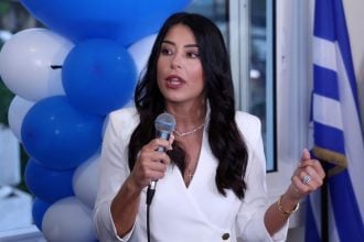 Λατινοπούλου: Δεν με αφορά το κόμμα Καρυστιανού - Περιμένω να δω το μαλλιοτράβηγμά της με Κωνσταντοπούλου, Τσίπρα και Βελόπουλο