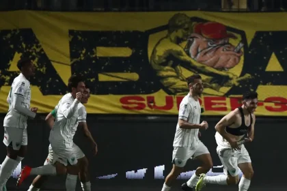 Άρης – Λεβαδειακός 2-2: «Σοκ» για τους Θεσσαλονικείς στις καθυστερήσεις