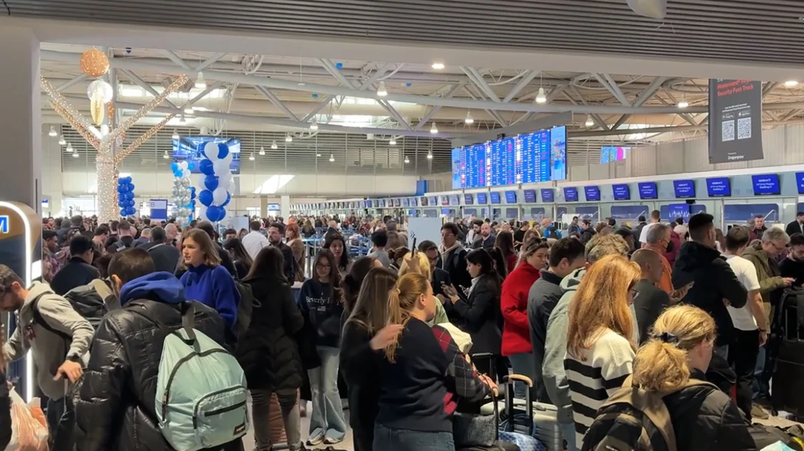 Ξεκινά η αποκατάσταση του τεχνικού ζητήματος στο FIR Αθηνών, σε 2-4 ώρες η πλήρης επαναφορά των συστημάτων, ταλαιπωρία για χιλιάδες επιβάτες