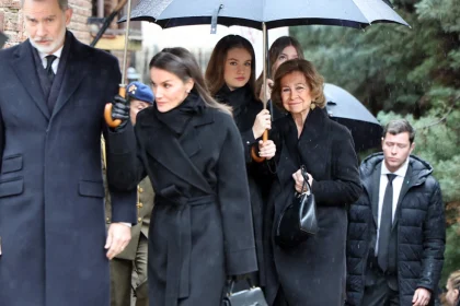 Σύσσωμη η ισπανική βασιλική οικογένεια αποχαιρέτησε στη Μαδρίτη την πριγκίπισσα Ειρήνη, δείτε βίντεο και φωτογραφίες