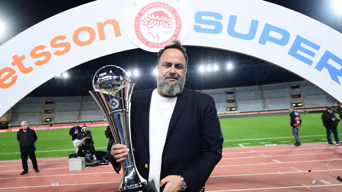 Ο Βαγγέλης Μαρινάκης έγινε ο πιο πετυχημένος πρόεδρος στο ελληνικό ποδόσφαιρο μετά την κατάκτηση του Super Cup με τον Ολυμπιακό