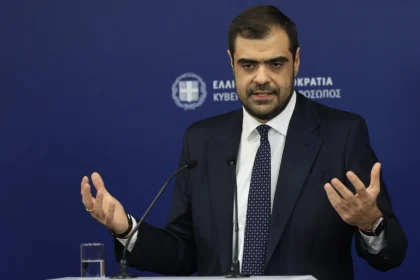 Μαρινάκης για κόμμα Καρυστιανού: Το «ας τους δοκιμάσουμε κι αυτούς» κόστισε στη χώρα 120 δισ. ευρώ