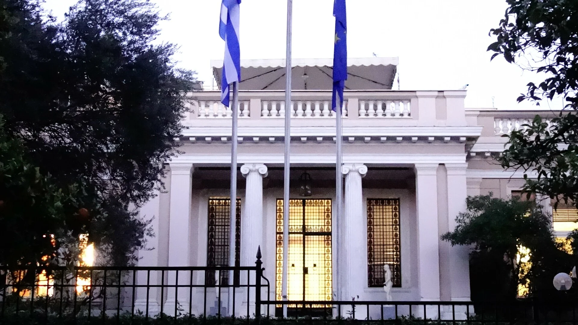 Σύσκεψη για το αγροτικό στο Μαξίμου