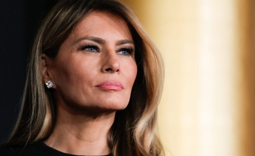 Η Μελάνια Τραμπ καλεί για ενότητα και ειρηνικές διαδηλώσεις μετά τις ταραχές στη Μινεσότα