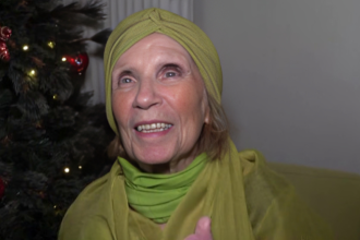 Η τελευταία τηλεοπτική συνέντευξη της Μέλπως Ζαρόκωστα: Μου έχει λείψει πολύ το χειροκρότημα