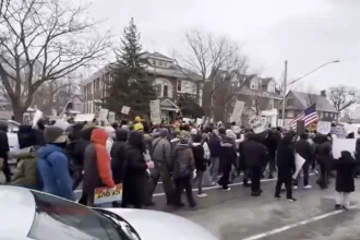 Διαδηλώσεις στη Μινεάπολη και άλλες πόλεις κατά της ICE μετά τον φονικό τραυματισμό της Ρενέ Γκουντ