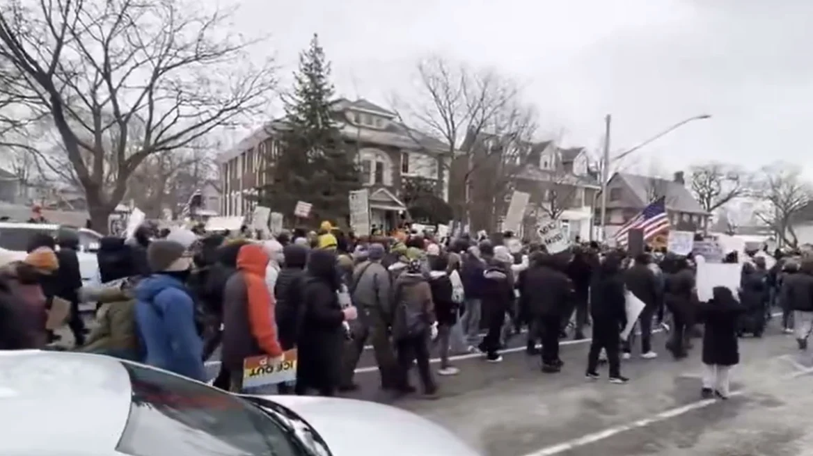 Διαδηλώσεις στη Μινεάπολη και άλλες πόλεις κατά της ICE μετά τον φονικό τραυματισμό της Ρενέ Γκουντ