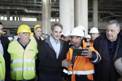 Μητσοτάκης από Καστέλλι: «Η Κρήτη αλλάζει και θωρακίζεται με έργα που της δίνουν νέα αναπτυξιακή δυναμική»