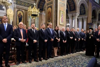 Πρωτοχρονιά 2026: Μητσοτάκης, Τασούλας, Κακλαμάνης και Ανδρουλάκης στη δοξολογία στη Μητρόπολη για τη νέα χρονιά