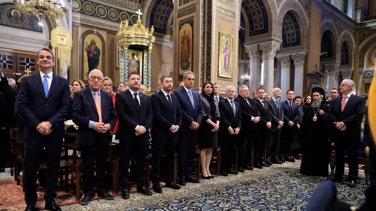 Πρωτοχρονιά 2026: Μητσοτάκης, Τασούλας, Κακλαμάνης και Ανδρουλάκης στη δοξολογία στη Μητρόπολη για τη νέα χρονιά