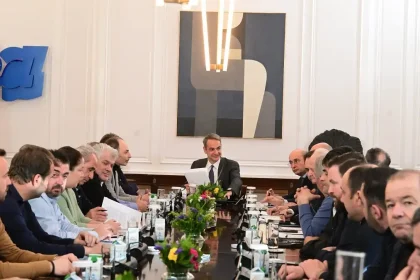 Δηλώσεις Μητσοτάκης: Οι αγρότες δεν θα πληρώνουν ούτε τον ΦΠΑ του Ειδικού Φόρου στο πετρέλαιο - Δεν θα ανεχθούμε παρανομίες και μία κομματική μειοψηφία να εκβιάζει ανοικτά την κοινωνία