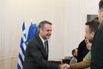 Τελείωσε η συνάντηση Μητσοτάκη με αγρότες στο Μαξίμου - Βελτιώσεις στα μέτρα που έχουν ήδη ανακοινωθεί, δέσμευση του πρωθυπουργού για νέο ραντεβού την άλλη εβδομάδα για την ευλογιά