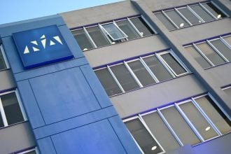 ΝΔ για επίθεση στα γραφεία της στην Πεύκη: Δεν εκφοβιζόμαστε από θρασύδειλους τραμπούκους