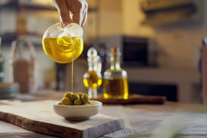 Ιστορική ευκαιρία για τα ελληνικά αγροδιατροφικά προϊόντα από τη συμφωνία Ε.Ε. – Ινδίας, μηδενίζονται οι δασμοί για το ελαιόλαδο