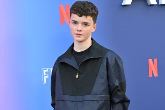 Ο Όουεν Κούπερ εξήγησε πως διαχειρίστηκε την επιτυχία που γνώρισε από το Adolescence: Έχω υπέροχους ανθρώπους γύρω μου