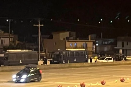 Αγρότες: Ισχυρές αστυνομικές δυνάμεις στα διόδια της γέφυρας Ρίου - Αντιρρίου (ΦΩΤΟ)