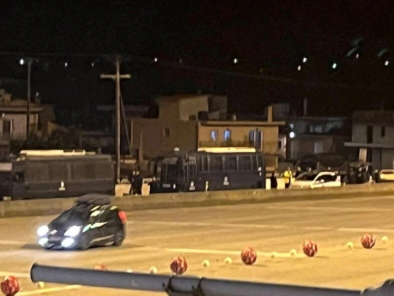 Αγρότες: Ισχυρές αστυνομικές δυνάμεις στα διόδια της γέφυρας Ρίου - Αντιρρίου (ΦΩΤΟ - ΒΙΝΤΕΟ)