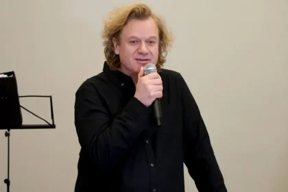 Πέτρος Γαϊτάνος: Τείνει η Eurovision να μοιάζει με ένα τσίρκο πολύχρωμο, βλέπω πολλά δαιμονικά στοιχεία