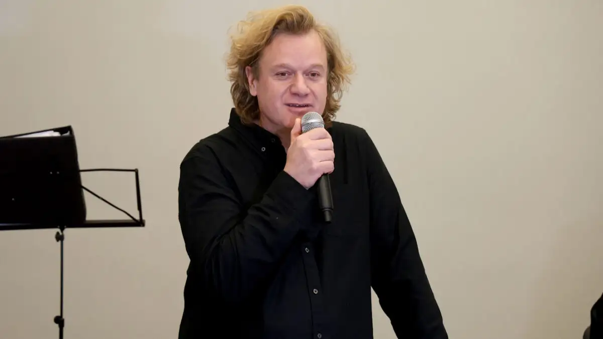 Πέτρος Γαϊτάνος: Τείνει η Eurovision να μοιάζει με ένα τσίρκο πολύχρωμο, βλέπω πολλά δαιμονικά στοιχεία