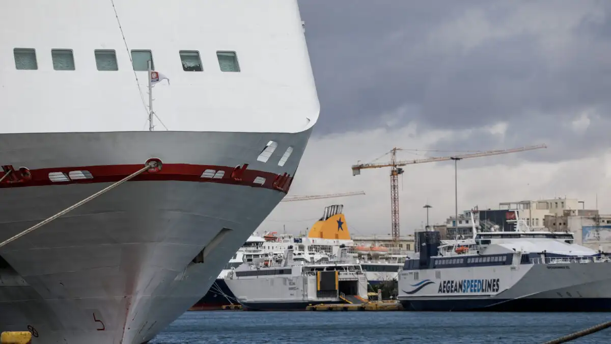 Ακυρώνονται δρομολόγια πλοίων στον Πειραιά χωρίς να υπάρχει απαγορευτικό - Με τις ακτοπλοϊκές καλούνται να επικοινωνούν οι επιβάτες