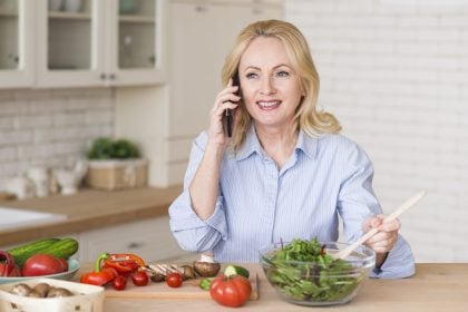 Eμμηνόπαυση: Τα 2 θρεπτικά συστατικά που βοηθούν στην καθυστέρησή της, σύμφωνα με μελέτη