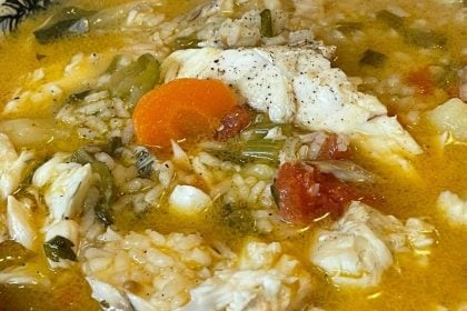 Ψαρόσουπα με μπακαλιάρο