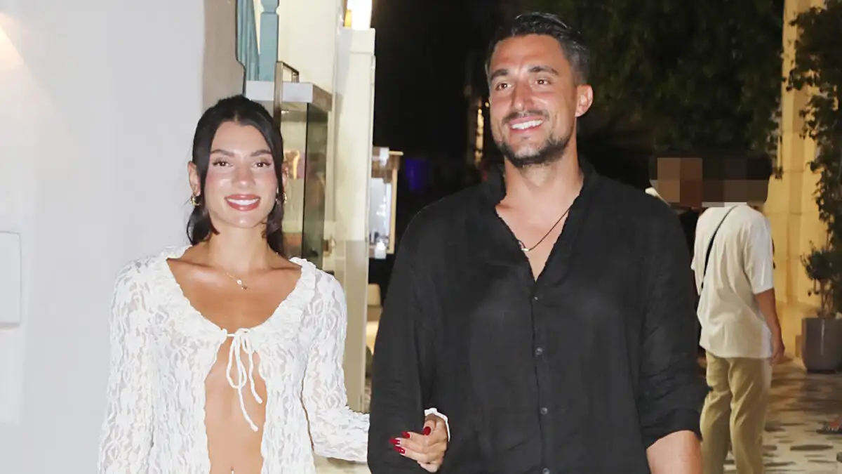 Ο Σάκης Κατσούλης και η Μαριαλένα Ρουμελιώτη αποκάλυψαν ότι θα αποκτήσουν αγοράκι