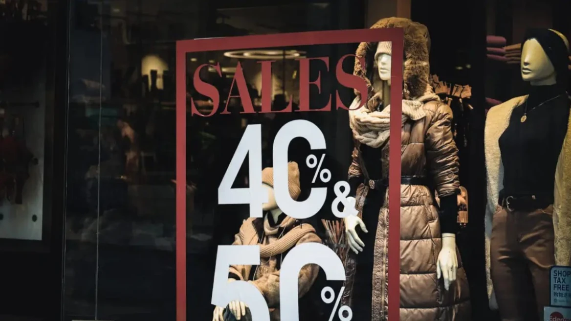 Χειμερινές εκπτώσεις: Στόχος τζίρου άνω των 6 δισ. ευρώ έως το τέλος Φεβρουαρίου