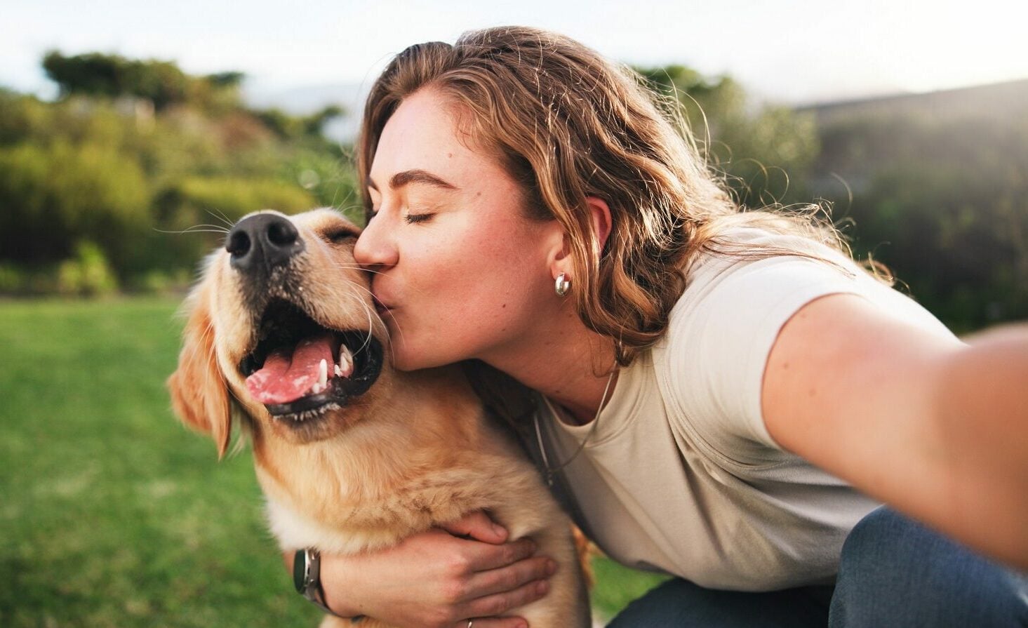Το συγκινητικό συναίσθημα που νιώθει ο σκύλος όταν του λέμε “σε αγαπώ” – Τι δείχνει μια έρευνα