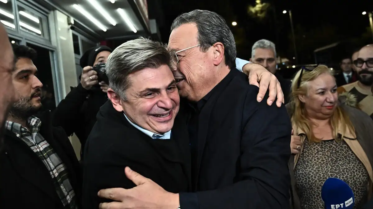 Ο Φάμελλος ζήτησε εξηγήσεις από τον Φαραντούρη για το «άνοιγμα» στην Καρυστιανού: Βολές και από Θεοχαρόπουλο