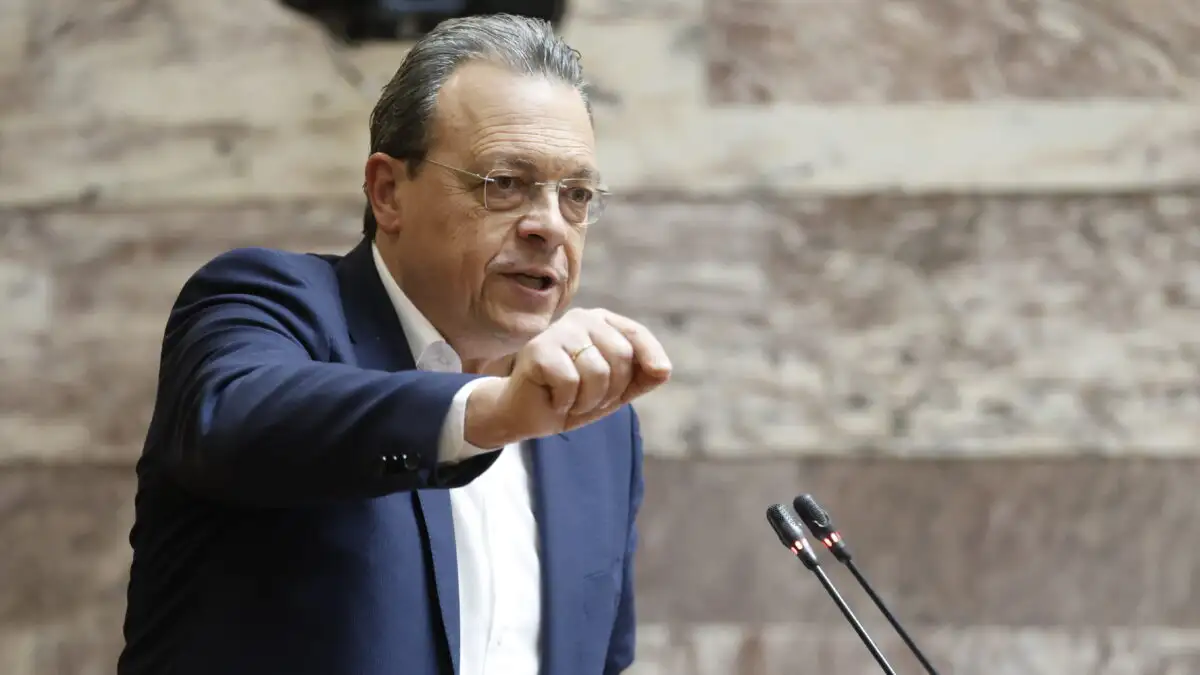 Σωκράτης Φάμελλος: Πυρά κατά της κυβέρνησης, αιχμές για το κόμμα Καρυστιανού και κάλεσμα στον Αλέξη Τσίπρα