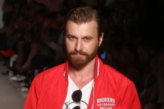 Σόλων Τσούνης για την εμφάνιση Καπουτζίδη στο «Σόι σου»: Τον αγαπάω, είπα στον σκηνοθέτη ότι τον θέλουμε