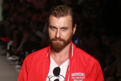 Σόλων Τσούνης για την εμφάνιση Καπουτζίδη στο «Σόι σου»: Τον αγαπάω, είπα στον σκηνοθέτη ότι τον θέλουμε