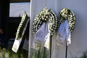 Eίπαν το τελευταίο αντίο στον Γιώργο Παπαδάκη, στο αποτεφρωτήριο Ριτσώνας