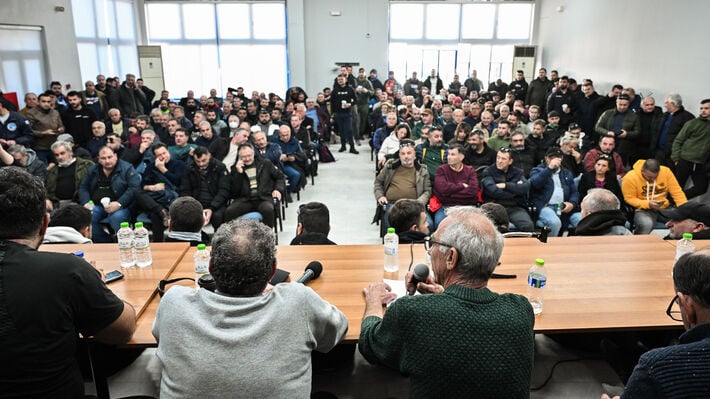 Αγρότες: «Ναι» σε συνάντηση με Μητσοτάκη με ανοιχτούς δρόμους - Αποφάσισαν να μην κάνουν συλλαλητήριο στην Αθήνα