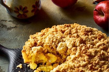 Τάρτα μήλου με τραγανή επικάλυψη κραμπλ