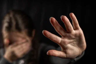 Φρίκη: 24χρονος κατηγορείται ότι άρπαξε 13χρονη, τη βίαζε και της έδινε ναρκωτικά