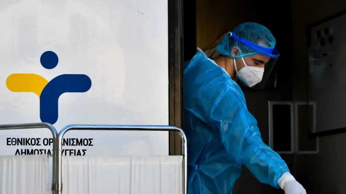 ΕΟΔΥ: Eπτά θάνατοι από γρίπη και έξι από κορονοϊό από 12 έως 18 Ιανουαρίου