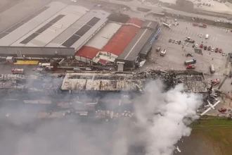 "Βιολάντα": Τα δύο σενάρια που εξετάζει η Πυροσβεστική για την τραγωδία στο εργοστάσιο