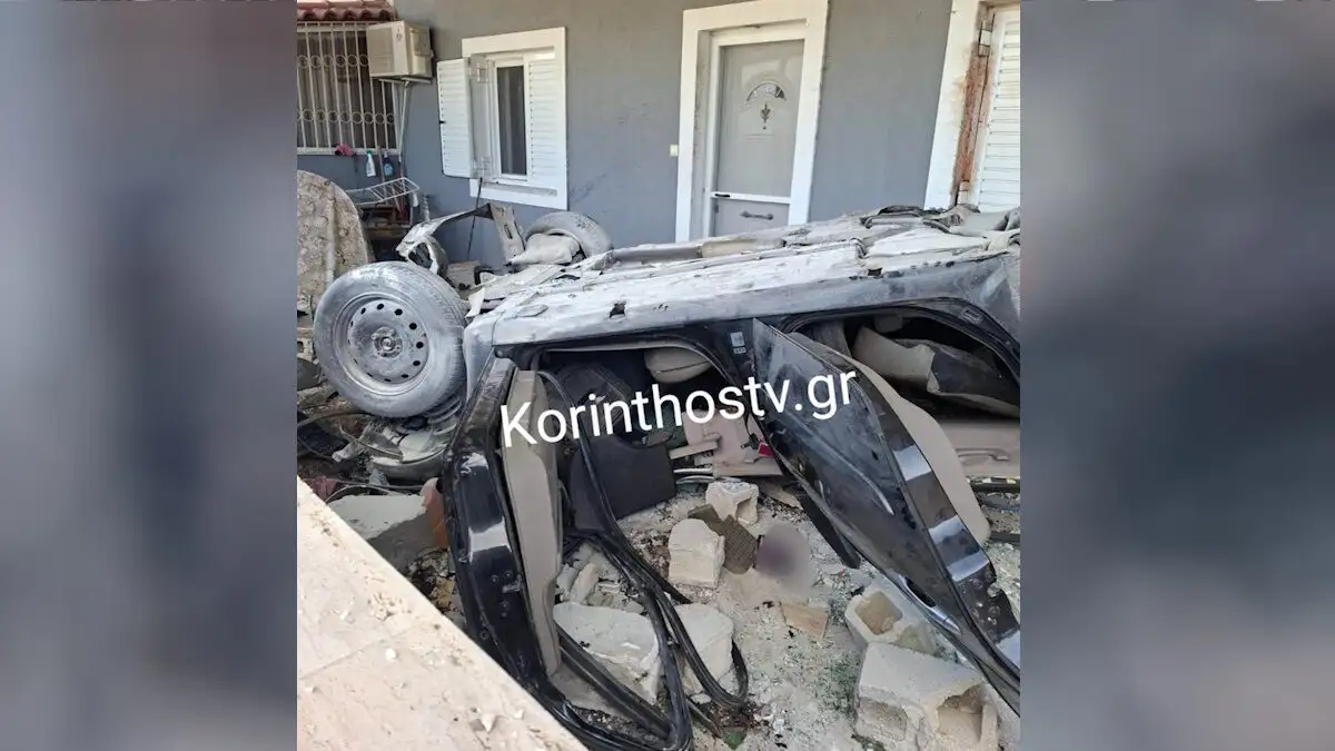 Σοκαριστικό τροχαίο στην Κόρινθο: Αυτοκίνητο καρφώθηκε σε σπίτι – Δύο παιδιά νεκρά (ΦΩΤΟ-ΒΙΝΤΕΟ)