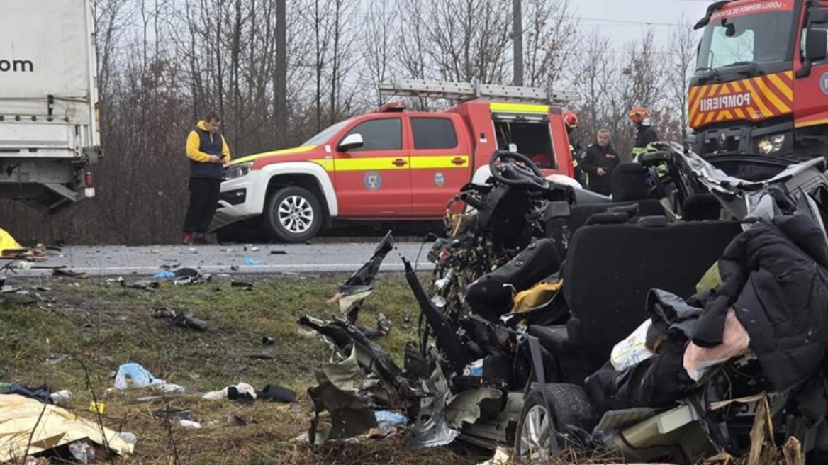 Επτά νέοι άνθρωποι νεκροί στο φρικτό τροχαίο με τους οπαδούς του ΠΑΟΚ στη Ρουμανία - Ταξίδευαν στη Γαλλία, το μίνι βαν συγκρούστηκε με φορτηγό