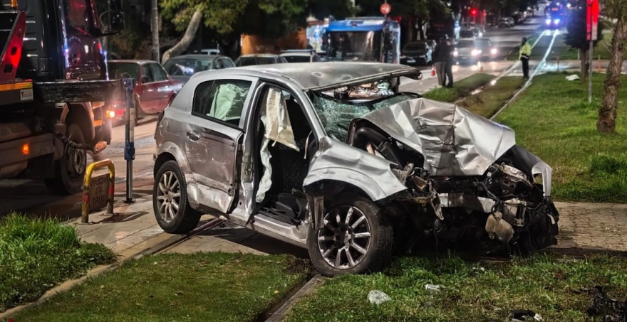 Τροχαίο ατύχημα με δύο τραυματίες τα ξημερώματα